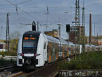 Der Elektrotriebzug 462 032 ist hier Ende Oktober 2022 als RE6 nach Minden unterwegs und bei der Weiterfahrt vom Bochumer Hauptbahnhof zu sehen.