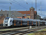 Der Elektrotriebzug 462 034 war Mitte März 2021 als RE4 nach Dortmund Hbf in Wuppertal-Unterbarmen unterwegs.