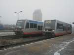 Hier links ein PE73 nach Neustadt/Dosse und rechts ein PE74 nach Meyenburg, diese beiden Triebwagen standen am 29.12.2009 in Pritzwalk.