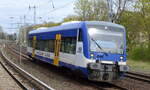 Niederbarnimer Eisenbahn mit dem Regio Shuttle  VT 011  am 25.04.22 auf Dienstfahrt Berlin Buch.