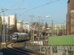 Ein Zug der Niederbarnimer Eisenbahn bei der Einfahrt in Ostkreuz.