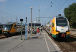 ODEG 642 911 als RB 68838 (Cottbus–Forst [Lausitz]) und ODEG 445.110 als RE 79465 (Cottbus–Wittenberge) am 09.08.2015 in Cottbus
