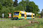 Odeg VT 650.51 berquert den Bahnbergang in Bobzin um dann weiter zum Bahnhofsfest nach Zarrentin zufahren. 05.05.2007