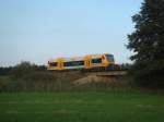 Ein RegioShuttle der ODEG auf dem Weg von Neustrelitz nach Mirow berquert die Havel kurz vor dem Hp Gro Quassow am Abend des 24.08.07.