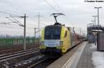 ES 64 U2 - 011 (182 511-6) MRCE Dispolok GmbH fr ODEG - Ostdeutsche Eisenbahn GmbH mit dem RE4 (RE 37313) von Rathenow nach Ludwigsfelde, bei der Ausfahrt in Wustermark. 17.12.2012