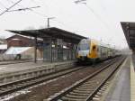 Eingefahren aus Wismar zur Weiterfahrt nach Cottbus ber Berlin Hbf ET 445 103 der Ostdeutschen Eisenbahn GmbH im Bahnhof von Schwerin HBF am 15.02.2013