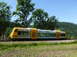 zur Zeit ausgeliehener Regio Shuttle auf der Mnstertalbahn, hier am Haltepunkt Hof, Juni 2013