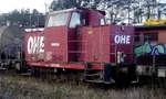 OHE-Lok 60024 (98 80 3653 545-9 D-OHEGO), eine LHB-530C, abgestellt im OHE-Gelände in Celle Nord, 13.12.18.