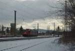 Und dann war da noch 186 129-3, die am 09.12.2010 solo in Richtung Norden durch Eschwege West kam.