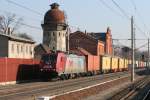 186 129-3 OHE mit Containerzug am 01.03.2011 in Rathenow