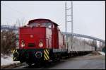 PBSV 6 mit leeren Holzwagen vor dem Sdhafen.    Stralsund am 27.02.10 