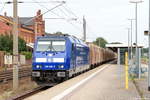 246 049-2 PRESS (246 011-1) mit einem Hackschnittzelzug in Rathenow und fuhr weiter in Richtung Stendal.
