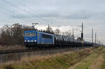 155 059 (155 204) schleppte am 15.12.21 einen Kesselwagenzug durch Braschwitz Richtung Halle(S).