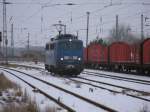 Einmal über den ganzen Bahnhof Bergen/Rügen mußte die PRESS 140 037 beim Lokumlauf,am 27.Januar 2013,fahren.