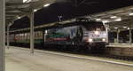 MRB-Ersatzzug mit 145 023 der Presswerbelok  Rasender Roland  am RE 26988 von Dresden nach Hof.