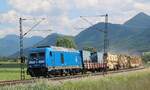 285 104 der Press mit einem Bauzug nahe Bernau am 13.06.2021