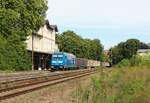 285 102 (Press) fuhr am 06.09.22 mit einem Holzzug von Triptis nach Saalfeld. Hier ist der Zug in Pößneck oberer Bahnhof zu sehen.