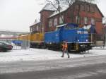 346 025 rangierte am 08.12.2010 in Stendal.