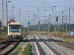 PRE 81255 brauchte,am 04.September 2011,von Bergen/Rgen bis Putbus nur neun Minuten.Hier hatte der PRESS VT650 032 Ausfahrt aus Bergen/Rgen.