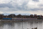 218 054 und 057 am IC 118 auf dem Bahndamm Lindau. 28.11.21