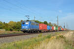 140 008 (140 845) der Press schleppte am 05.10.22 einen Metrans-Containerzug von Hamburg kommend durch Braschwitz nach Leipzig-Wahren.