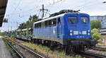 Eisenbahnbau- und Betriebsgesellschaft Pressnitztalbahn mbH, Jöhstadt (PRESS) mit ihrer  140 050-3  (NVR:  91 80 6140 833-5 D-PRESS ) und einem PKW-Transportzug (leer) am 30.08.23 Vorbeifahrt