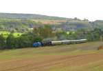 PRESS 204 022-2 + EMBB 52 8154-8 mit dem DPE 80578 von Leipzig-Plagwitz nach Freyburg, am 08.09.2012 im Unstruttal bei Nimitz. Wegen noch nicht abgenommener Indusi luft die Dampflok nur als Wagenlok mit und die Diesellok mu Vorspann leisten, um die Besucher wie jedes Jahr zum grten Weinfest in Mitteldeutschland zu bringen.