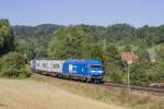 PRESS 253 015-8 mit einem Containerzug bei Penzenhof (02.08.2013)