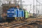 204 010 mit Schwesterlok vor Gterzug bei der Ausfahrt aus Holthusen. 03/2007