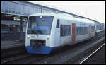 Dieser Stadler VT 304 war am 5.2.2003 in Diensten der Prignitzer Eisenbahn Gesellschaft und fährt hier als RB von Oberhausen HBF ab nach Dorsten.