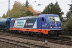 Hurra,Hurra die Erfurter sind da: Raildox 187 318-1 mit Düngerzug bei der Ausfahrt in Rostock-Bramow.04.11.2018