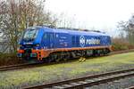Raildox Stadler Eurodual 159 220-3 am 23.12.22 in Hanau Hafen