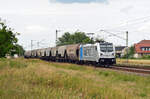 Am 11.06.22 führte 187 313 von railpool für HSL einen Transcereal-Zug durch Jütrichau Richtung Roßlau.