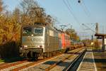 Railpool 151 062-7 mit  Andernacher  Coilzug in Duisburg Rheinhausen Ost, November 2020.