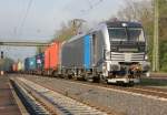 193 804-2 mit Containerzug in Fahrtrichtung Norden. Aufgenommen am 08.05.2013 in Eichenberg.