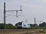 Railpool 185 681, vermietet an IGE (Internationale Gesellschaft fr Eisenbahnverkehr), in Richtung Bremen (bei Diepholz, 03.09.18).