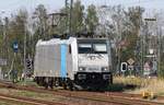 Vom Haupt- aufs Nebengleis - 186 435-4 Railpool zwecks Abholung Kesselwagen - Anklam 22.08.2019 - mein Standort Parkfläche Hafenstrasse 