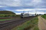 Railpool Vectron 193 990-8 zieht am Abend des 15.10.2022 ihren KLV-Zug in Richtung Gunzenhausen.