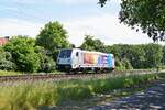 Railpool 187 343-9  TEAMWORK MAKES THE DREAM WORK , vermietet an HSL Logistik, in Richtung Bremen (bei Lembruch, 03.06.2023).