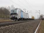 Railpool Vectron 193 802-6 mit Containerzug in Richtung Sden. Aufgenommen am 28.03.2013 in Wehretal-Reichensachsen.