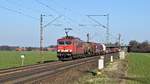 Railpool 155 055, vermietet an DB Cargo, mit gemischtem Güterzug in Richtung Minden (bei Stadthagen, 27.02.19).