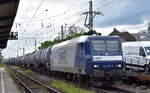 RBH Logistics GmbH, Gladbeck [D] mit der  145 003-0  [NVR-Nummer: 91 80 6145 003-0 D-DB] und einem Kesselwagenzug (Styrol) am 11.05.23 Vorbeifahrt Bahnhof Magdeburg-Neustadt.