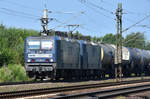 Zwei BR 143 (143 056-0, 143 571-8) der RBH in Doppeltraktion in Richtung Lüneburg, Höhe Bardowick. 29.08.2017