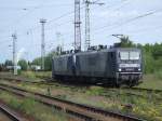 143 069-3(RBH Lok 102)und 143 286-3(RBH Lok 106)werden in Krze den RBH-Kesselzug63900 von WRS nach Stendell im Bahnhof Rostock-Seehafen bespannen.Aufgenommen am 24.05.09 am Hp Rostock-Dierkow.