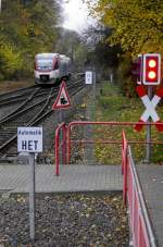 VT 1004 der Regiobahn (643 231) fährt in den derzeitigen Endbahnhof der Linie S 28, Mettmann Stadtwald ein (18.11.14).