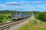 193 993 Railpool/Retrack VTG  Lok sucht Typen  mit einem LKW-Walter KLV-Zug bei Oberdachstetten Richtung Würzburg, 26.06.2020