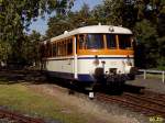 VT6 der RSE, hier am Anfang der Kleinbahnstrecke der RSVG in Niederkassel-Llsdorf am 18.9.04