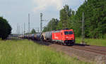 185 588 der Rheincargo führte am 27.05.18 einen Kesselwagenzug durch Muldenstein Richtung Bitterfeld.