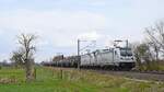 RheinCargo 187 071 und 187 070 mit Kesselwagenzug in Richtung Osnabrück (Hüde, 18.04.2021).