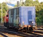 Nachschuss auf eine kleine Fuhre in Köln Deutz. Von hinten angeschlichen kam eine RheinCargo Lok mit einem Güterwagen und fuhr weiter in REichtung Köln Hbf.

Köln Deutz 01.08.2015